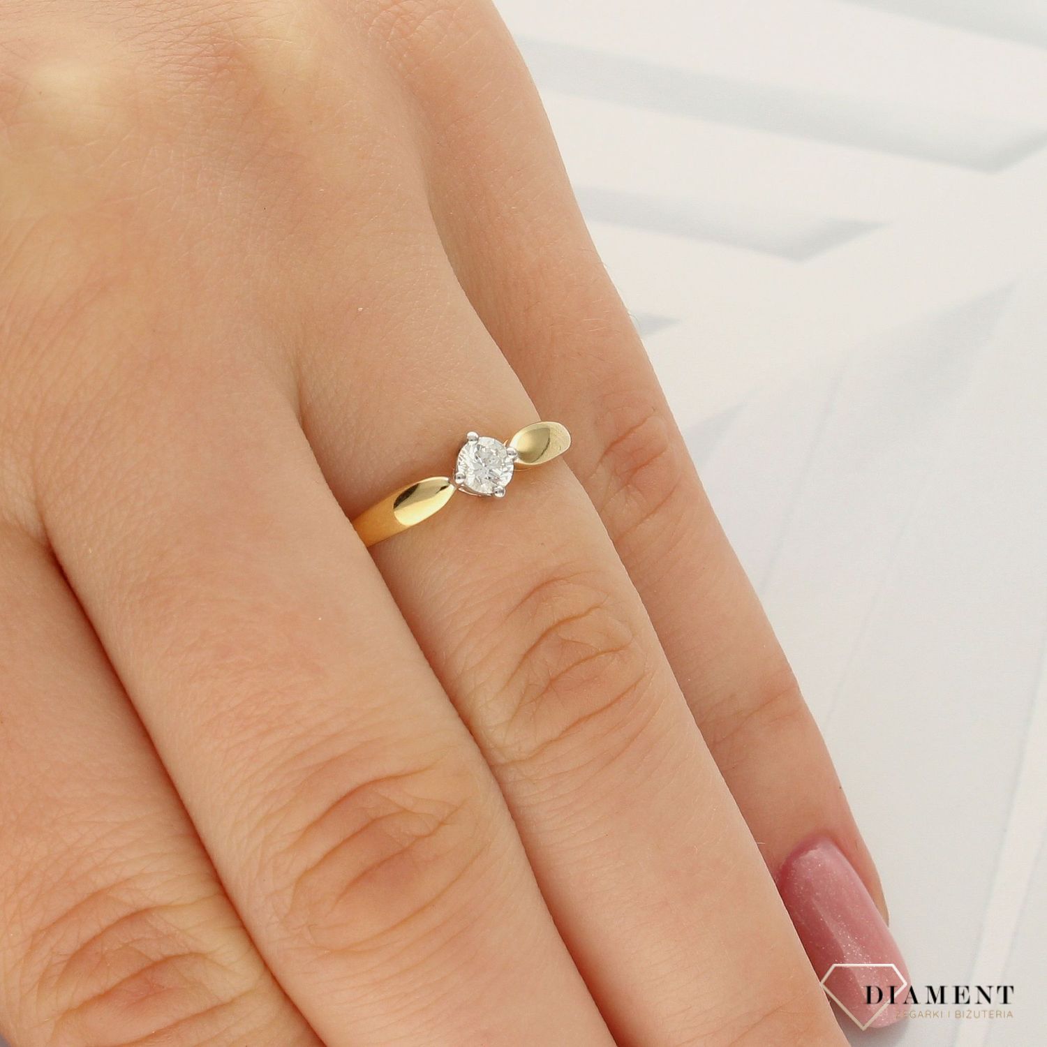 Pierścionek złoty DIAMENT żółte złoto, diamenty 60027084 HSI.jpg